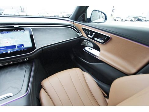 Used 2024 Mercedes-Benz E 350 4MATIC Sedan image 10