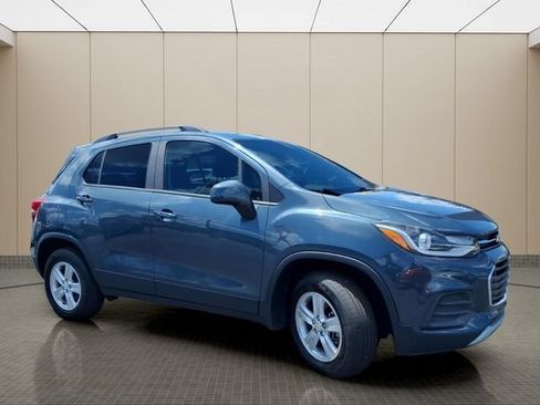 Used 2022 Chevrolet Trax LT w/ Driver Confidence Package AWD/4WD image 5