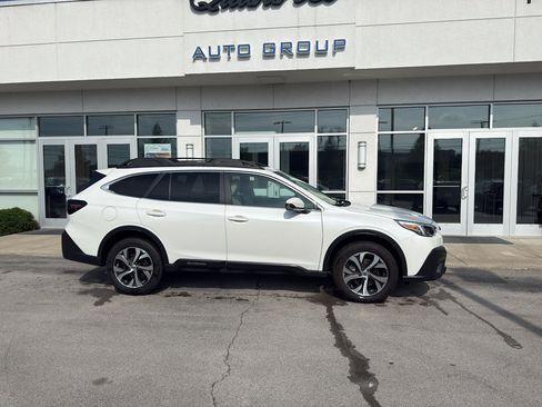 Used 2022 Subaru Outback Limited XT AWD/4WD image 2