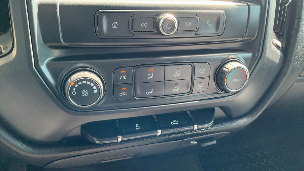 Used 2018 Chevrolet Silverado 1500 Custom w/ Texas Edition RWD image 16