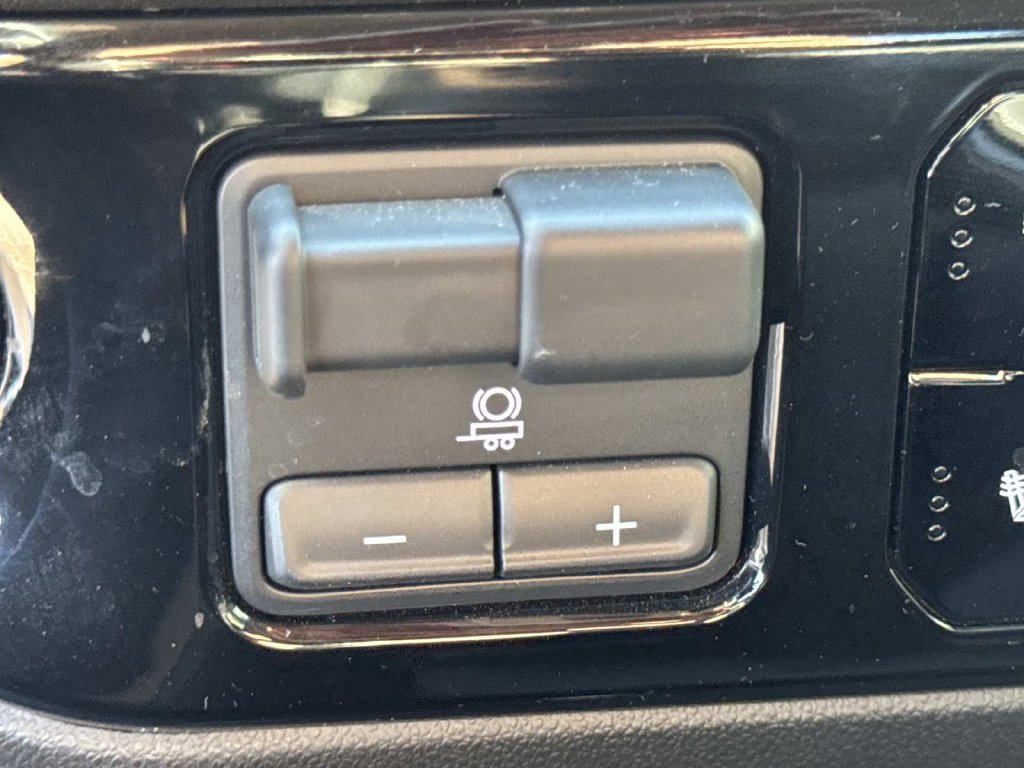 Used 2023 Chevrolet Silverado 1500 LT RWD image 24