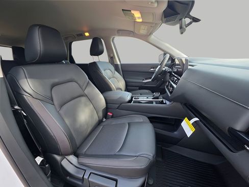 New 2026 Nissan Pathfinder SL AWD/4WD image 13