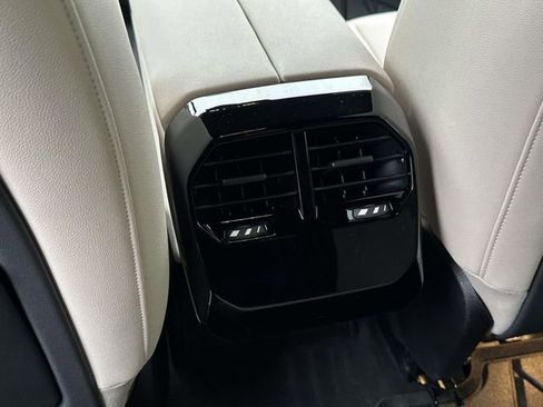 Used 2026 BMW iX xDrive45 image 17