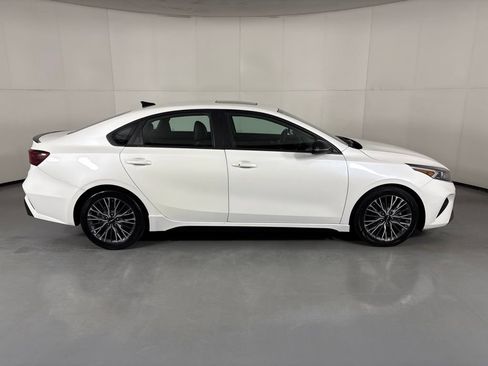 Used 2023 Kia Forte GT-Line w/ GT-Line Premium Package FWD image 9