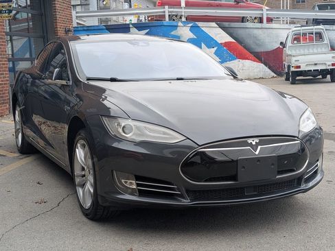 Used 2014 Tesla Model S P85D image 4