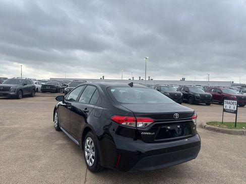 Used 2025 Toyota Corolla LE image 15