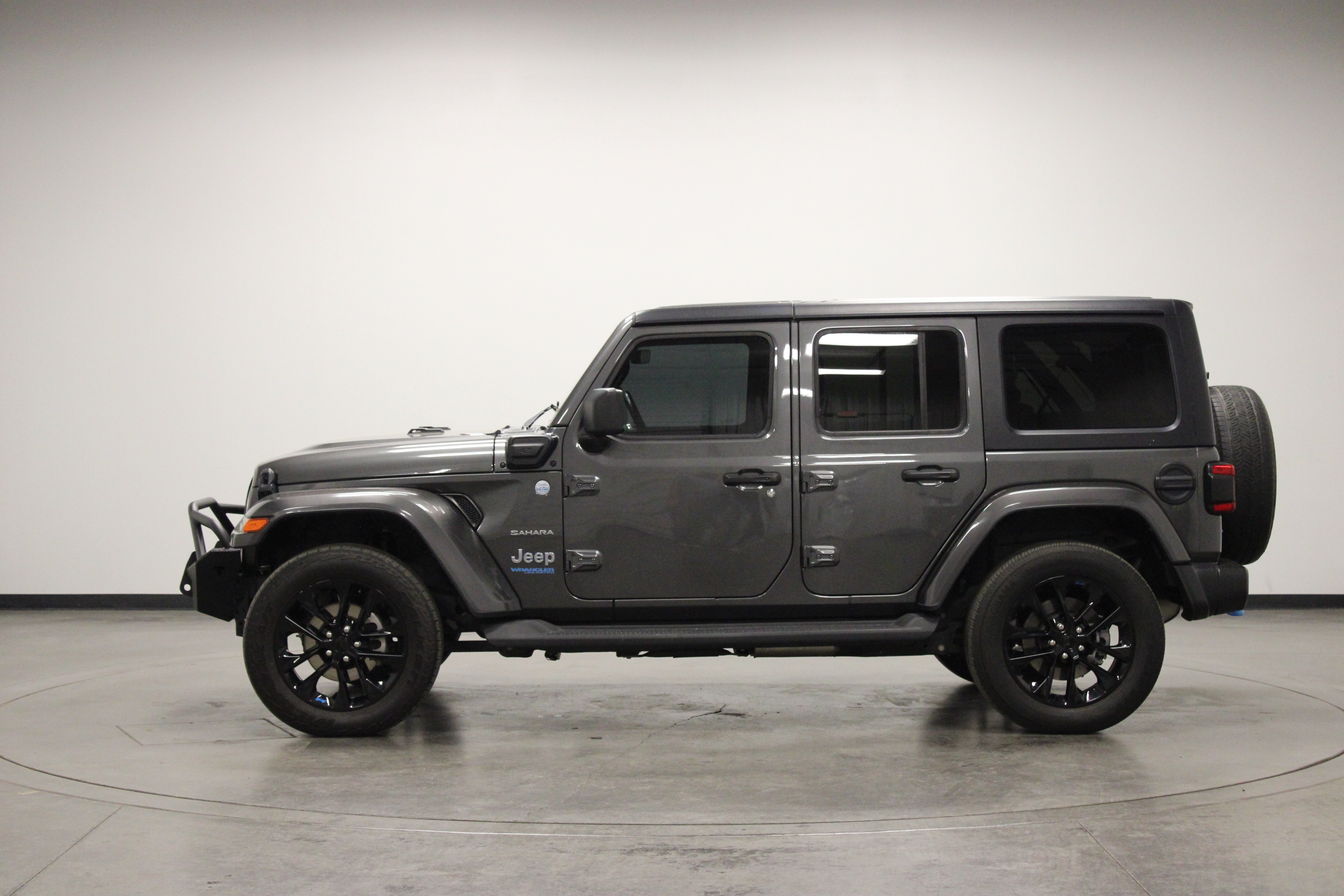 Used 2022 Jeep Wrangler Unlimited Sahara w/ Cold Weather Group AWD/4WD image 5