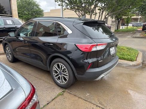 Used 2021 Ford Escape SEL w/ Technology Package image 4