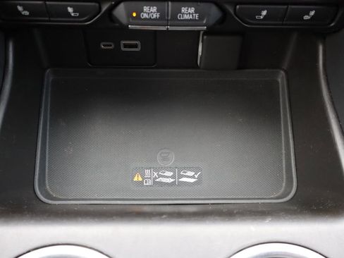 Used 2021 Chevrolet Tahoe Z71 AWD/4WD image 12