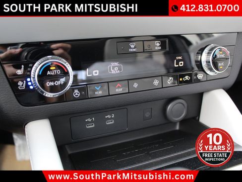 New 2025 Mitsubishi Outlander AWD image 21