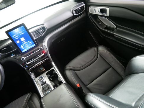 Used 2020 Ford Explorer ST w/ ST Street Pack image 11