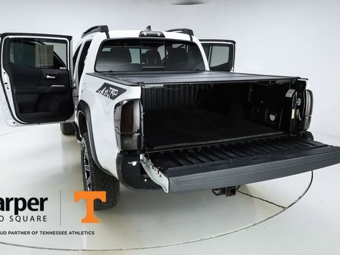 Used 2018 Toyota Tacoma TRD Off-Road image 29