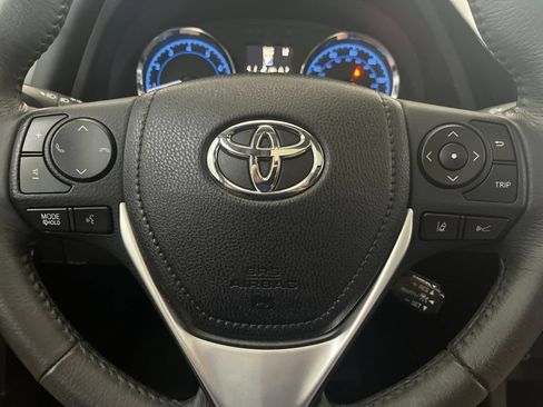 Used 2018 Toyota Corolla XLE FWD image 59