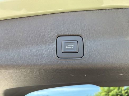Used 2025 Chevrolet TrailBlazer LT w/ Convenience Package FWD image 38