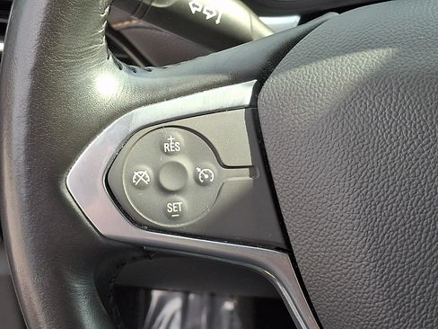 Used 2020 Chevrolet Traverse LT w/ LPO, Floor Liner Package AWD/4WD image 21