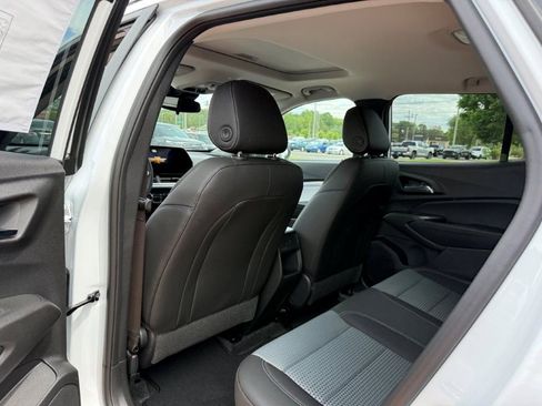 New 2026 Chevrolet Trax LT w/ Sunroof Package FWD image 14