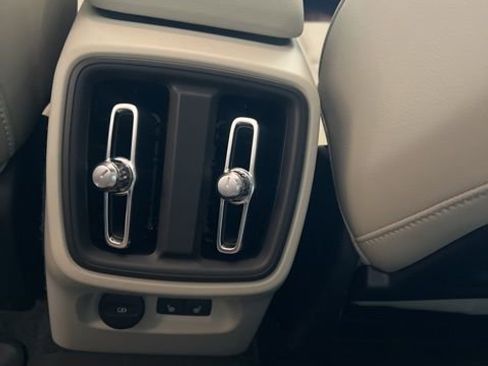 New 2026 Volvo XC40 B5 Ultra w/ Climate Package image 18