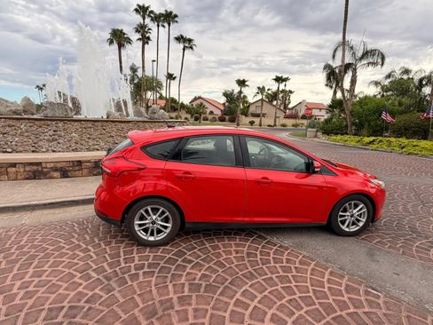 Used 2015 Ford Focus SE FWD image 18