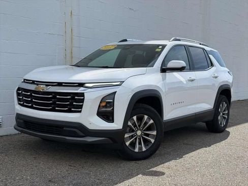 Used 2025 Chevrolet Equinox LT w/ Convenience Package II AWD/4WD image 1