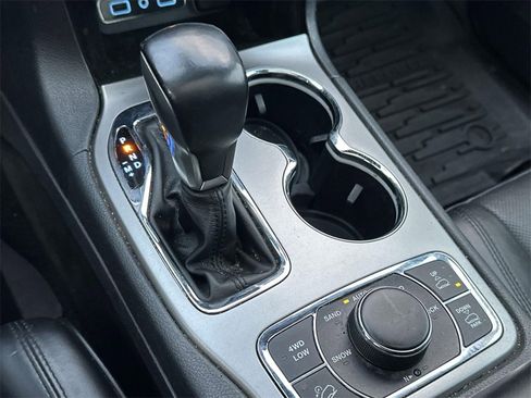 Used 2018 Jeep Grand Cherokee Overland image 29