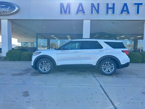 New 2026 Ford Explorer Active image 4