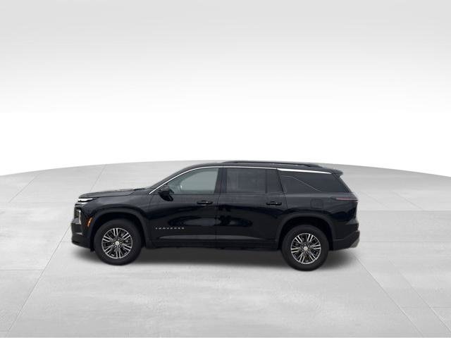 Used 2025 Chevrolet Traverse LT w/ Driver Confidence Package AWD/4WD image 4
