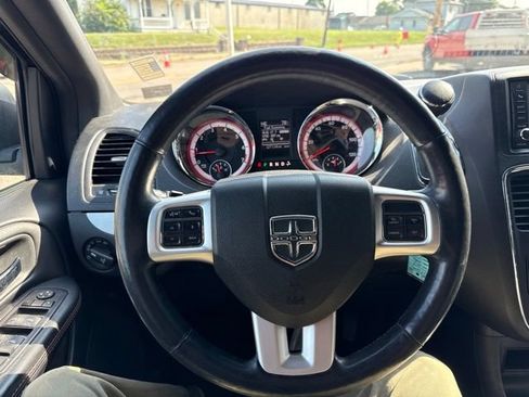 Used 2017 Dodge Grand Caravan GT FWD image 13