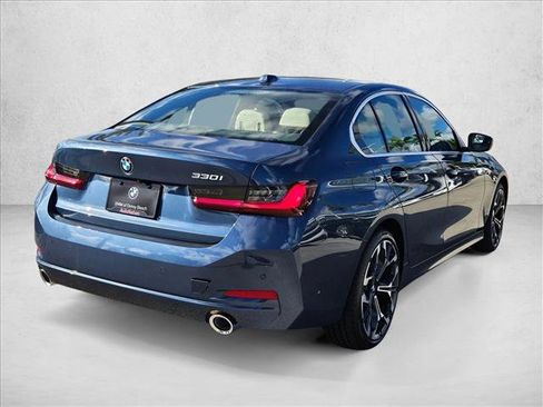 Used 2025 BMW 330i Sedan w/ M Sport Package image 2