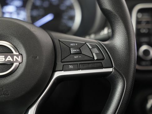 Used 2022 Nissan Kicks S FWD image 13
