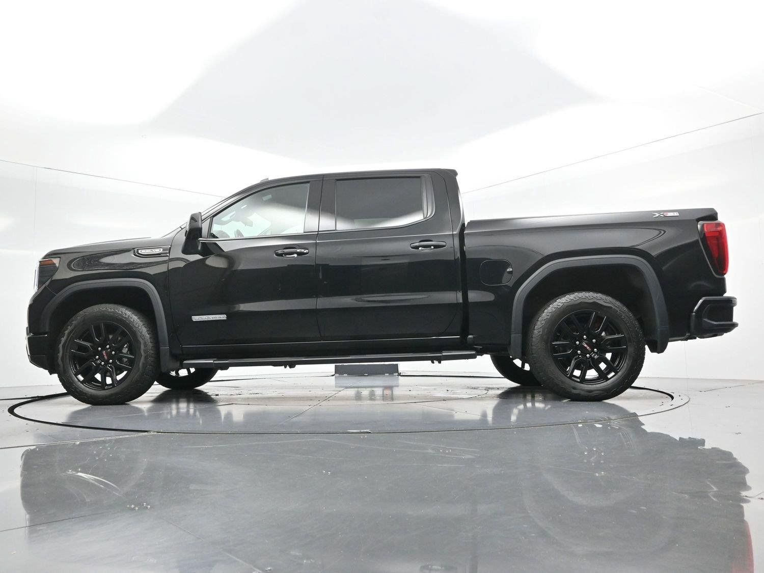 Used 2025 GMC Sierra 1500 Elevation w/ Elevation Premium Package AWD/4WD image 43