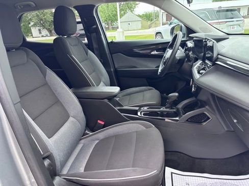 Used 2024 Chevrolet TrailBlazer LT FWD image 24