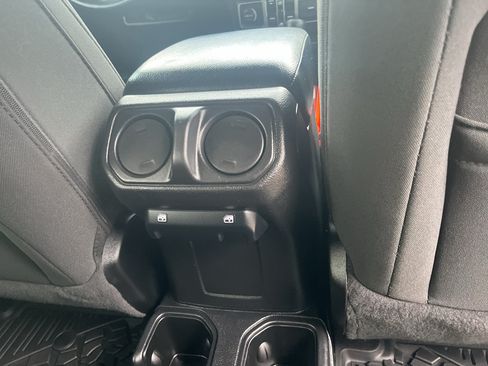 Used 2020 Jeep Wrangler Unlimited Sport S AWD/4WD image 33