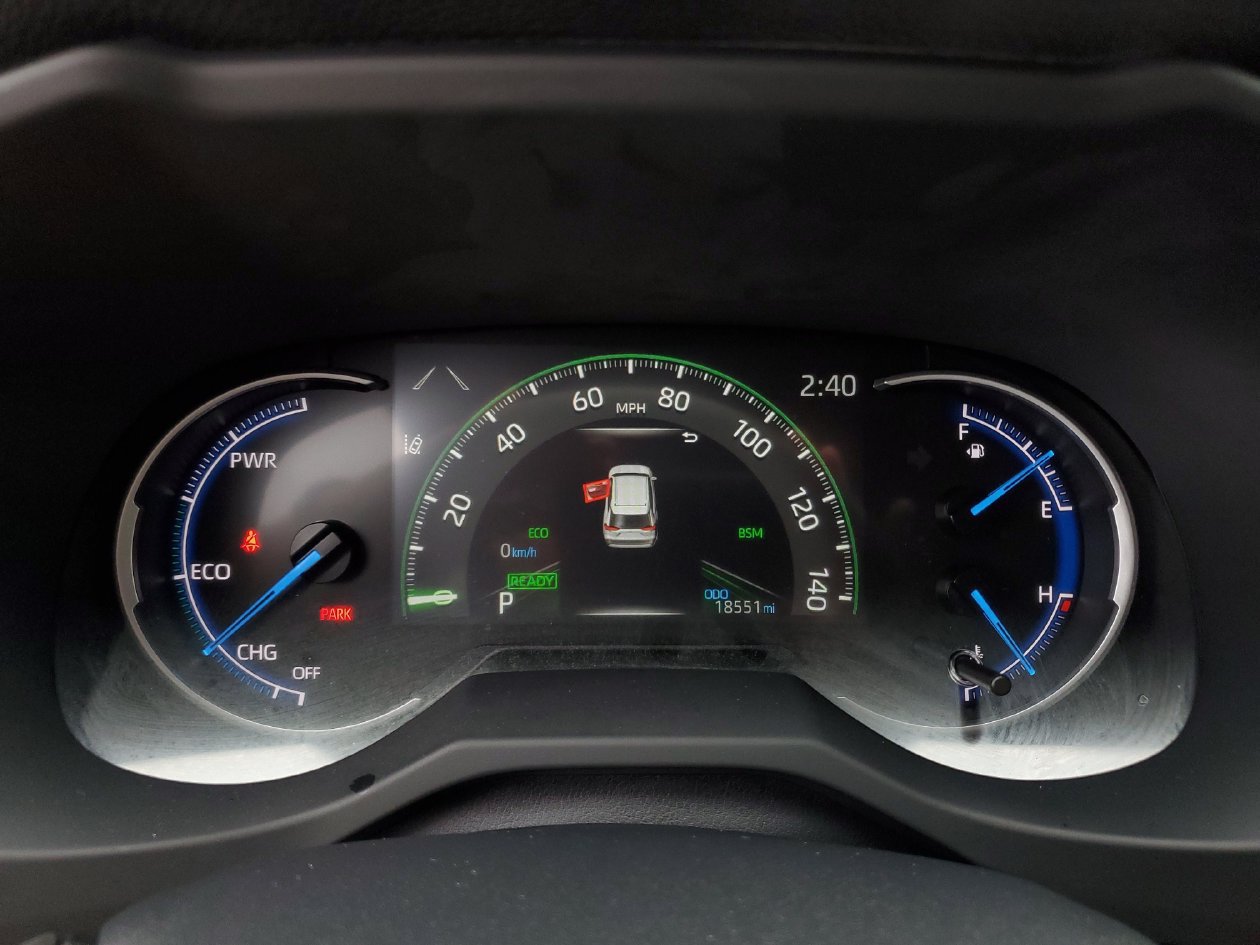 Used 2025 Toyota RAV4 SE AWD/4WD image 31