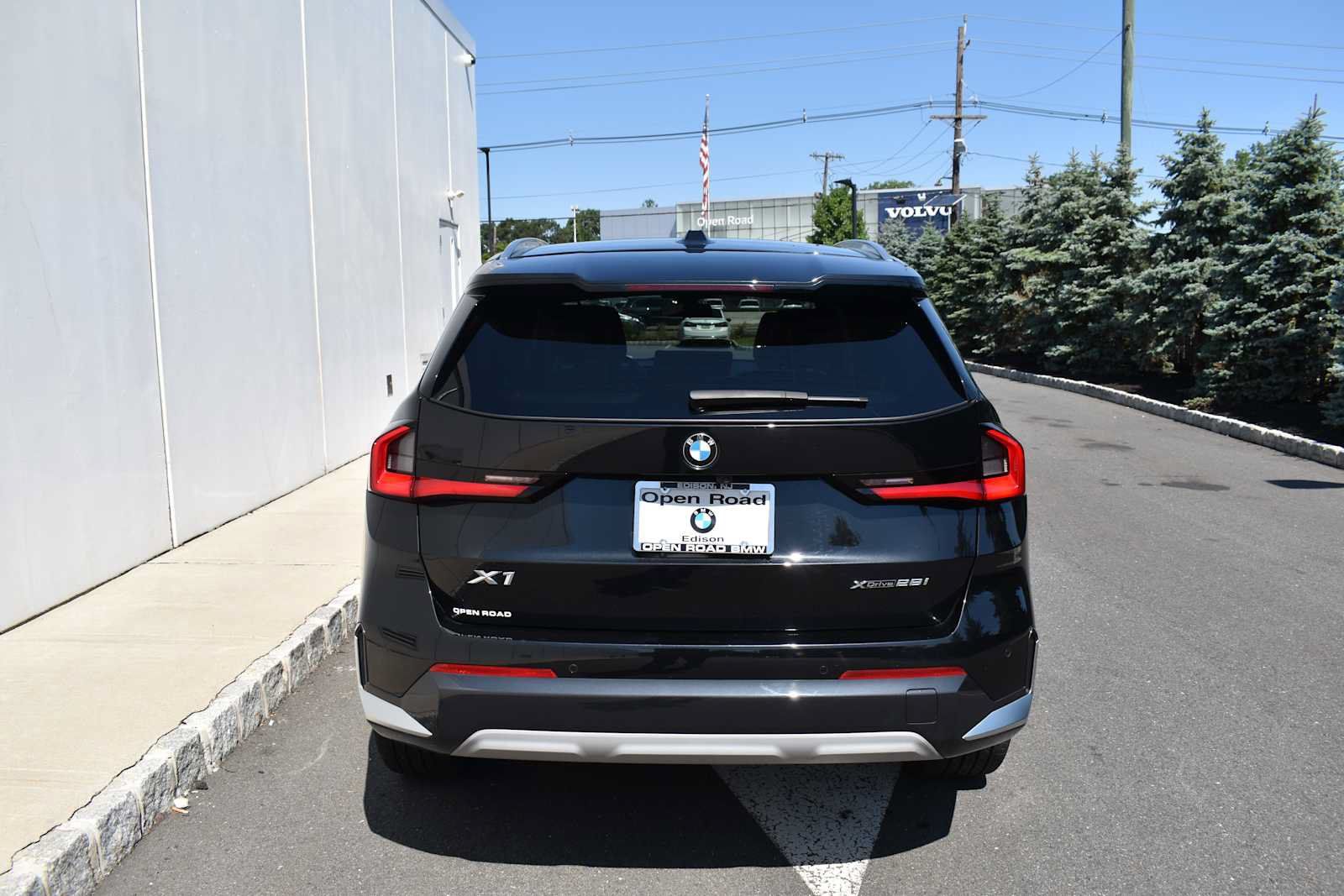 Used 2025 BMW X1 xDrive28i w/ Convenience Package AWD/4WD image 7