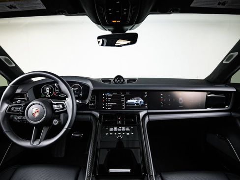 Certified 2026 Porsche Panamera GTS AWD/4WD image 26