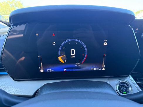 Used 2025 Chevrolet Trax LT w/ Driver Confidence Package image 28