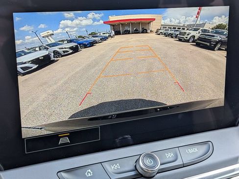 Used 2025 Chevrolet Blazer LT FWD image 18