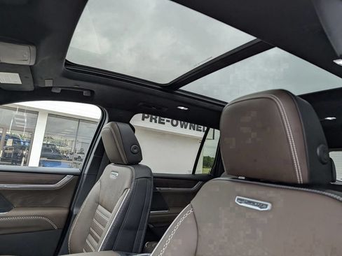 New 2026 GMC Acadia Denali Ultimate w/ LPO, Floor Liner Package AWD/4WD image 35
