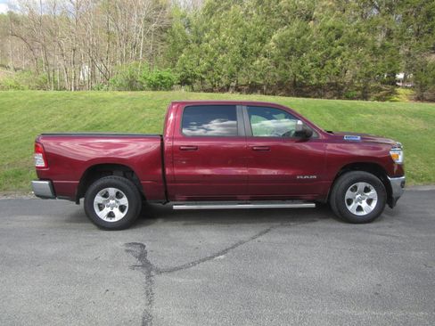Used 2021 RAM 1500 Big Horn AWD/4WD image 2