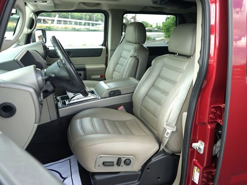 Used 2004 HUMMER H2 w/ Preferred Equipment Group AWD/4WD image 15
