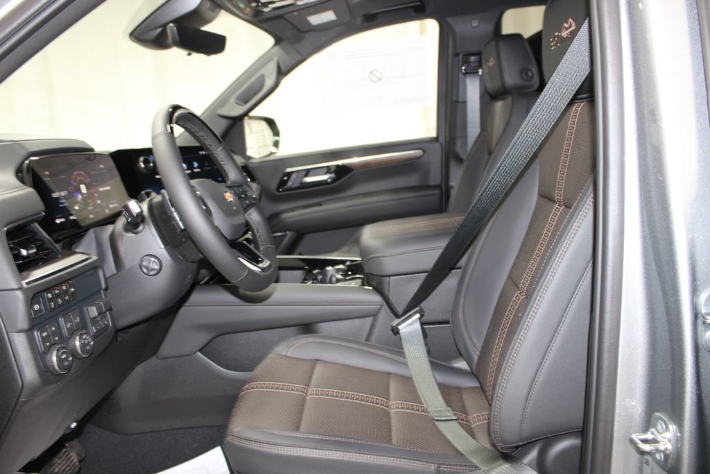 New 2026 Chevrolet Tahoe High Country AWD/4WD image 16