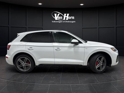 Used 2025 Audi Q5 e Premium Plus w/ Premium Plus Package AWD/4WD image 8