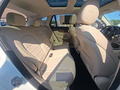 Used 2021 Mercedes-Benz GLC 300 4MATIC image 17