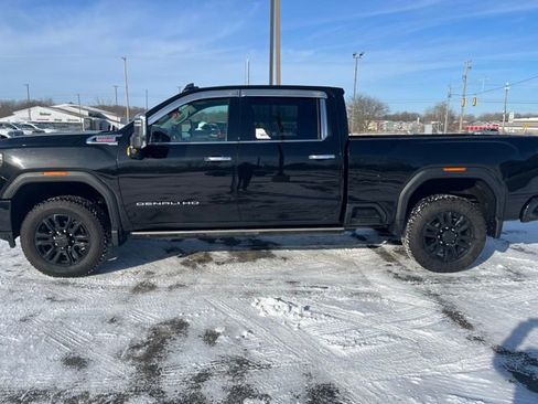 Used 2022 GMC Sierra 2500 Denali w/ Denali Black Diamond Edition image 6