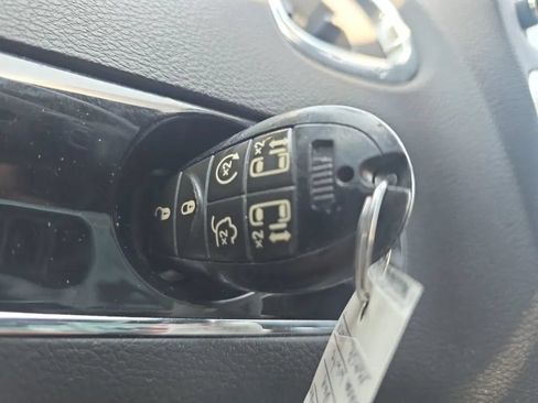 Used 2018 Dodge Grand Caravan SXT FWD image 24