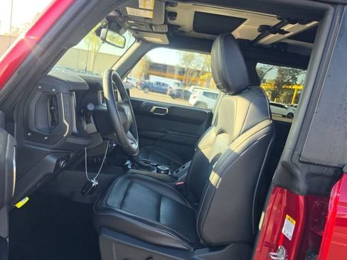 Used 2025 Ford Bronco Badlands AWD/4WD image 6