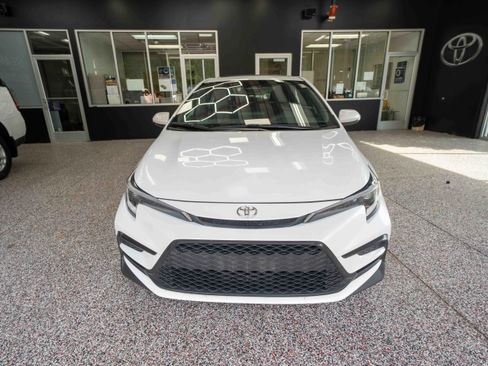 Used 2024 Toyota Corolla SE w/ SE Premium Package FWD image 6