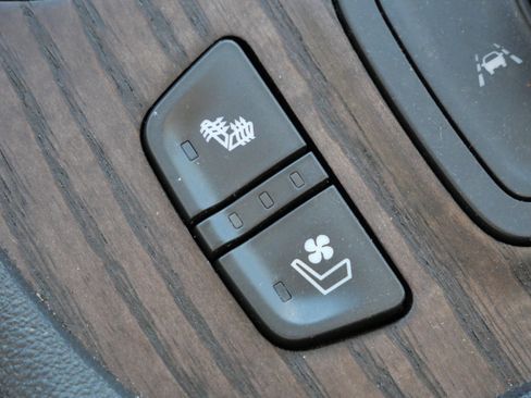 Used 2023 GMC Acadia Denali w/ Denali Ultimate Package image 26