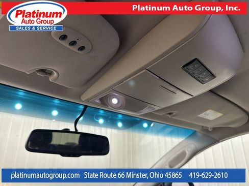 Used 2013 Chrysler Town & Country Touring image 23