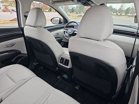 Used 2024 Hyundai Tucson Limited image 11